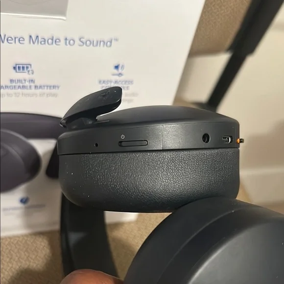 PlayStation Pulse 3D Wireless Headset - Picture 4 of 16